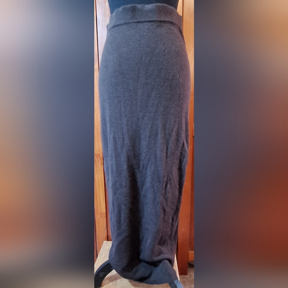 ISDA & CO. long knit skirt Size M